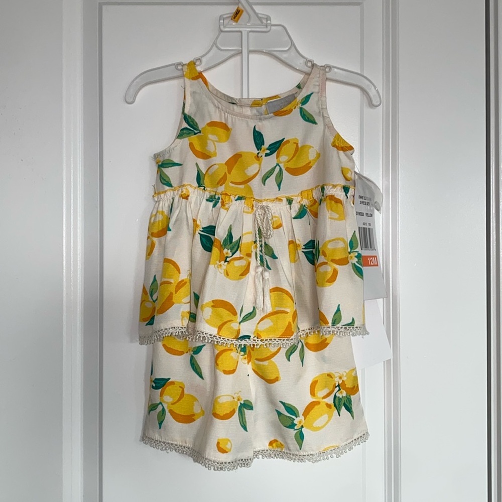 NWT Lemon Printed Woven Ruffle Top with Shorts Set